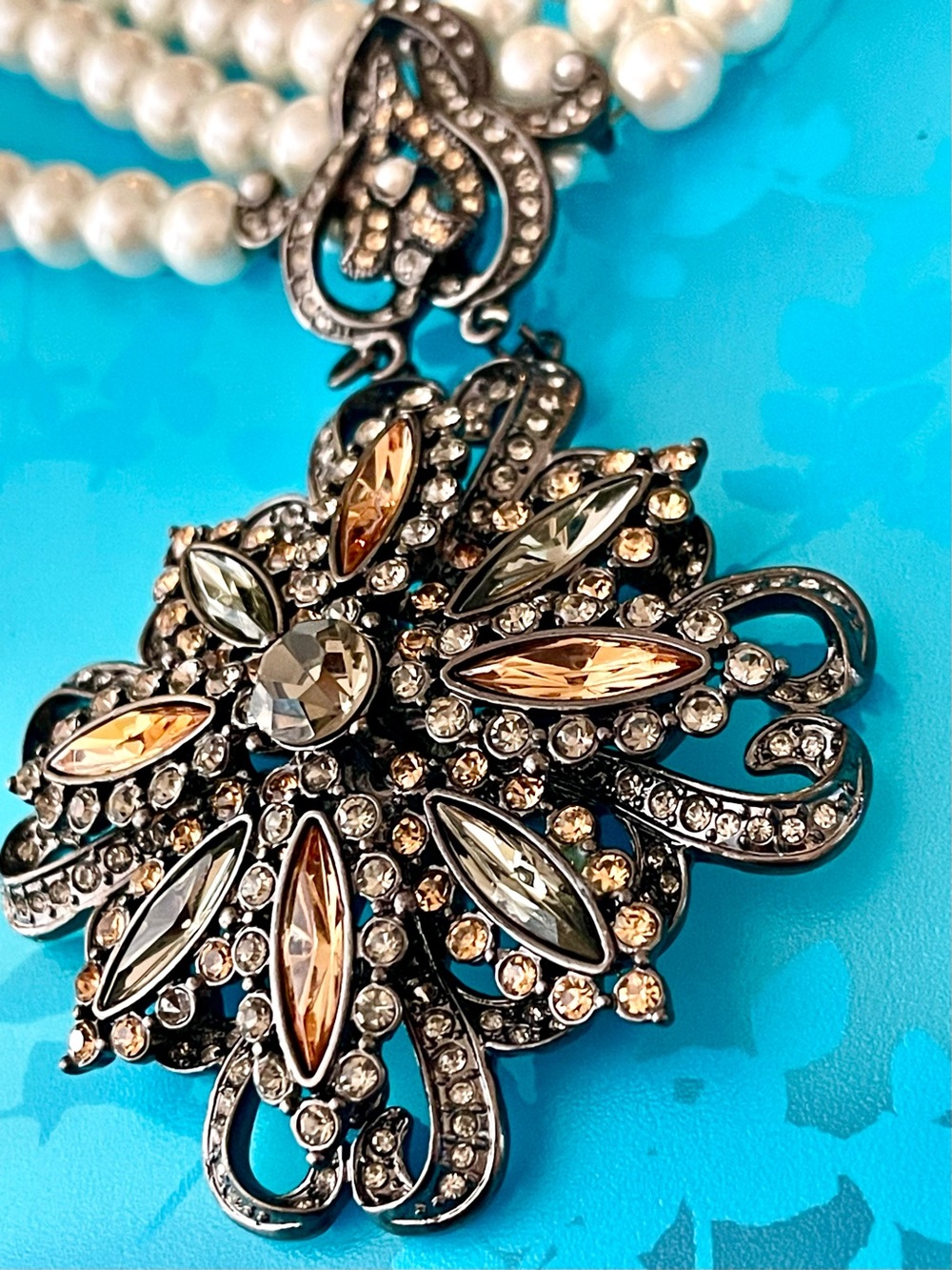 R.J. Graziano Faux pearl medallion, Topaz, Amber & Clear, colored stone, 17-20”
